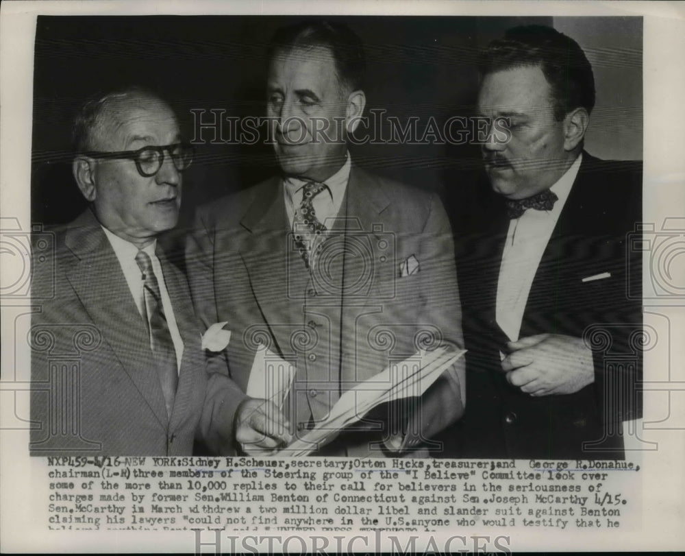 1953 Press Photo Steering Group Members of I Believe Committee Look Over Replies - Historic Images