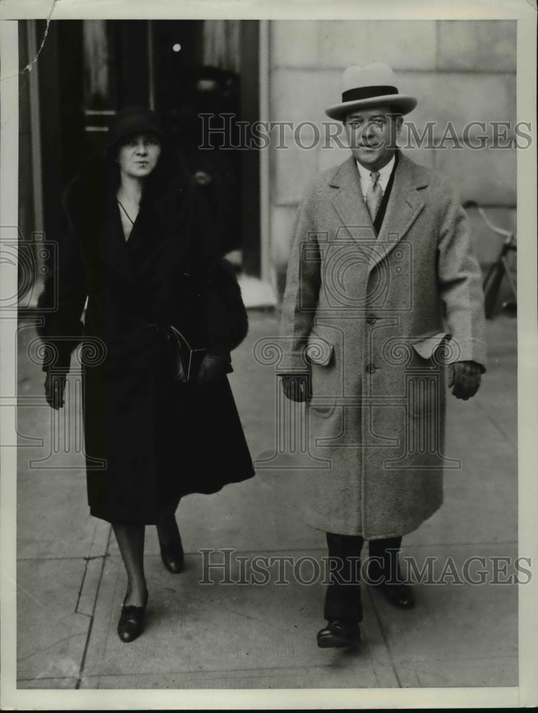 1930 Senator and Mrs Robert M LaFallette  - Historic Images