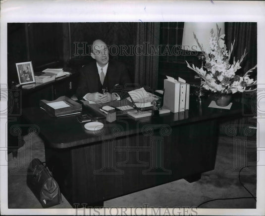 1955 Press Photo Adlai Stevenson in His Office, Chicago - nef41797-Historic Images