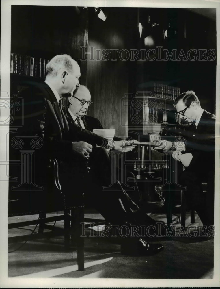 1962 Press Photo Stevenson, Michaelis to appear on &quot;Adlai Stevenson Reports&quot; - Historic Images