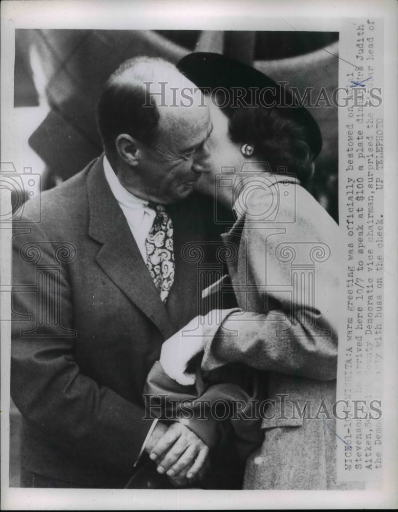 1954 Press Photo Adlai Stevenson with Judith Altken before Stevenson spoke - Historic Images