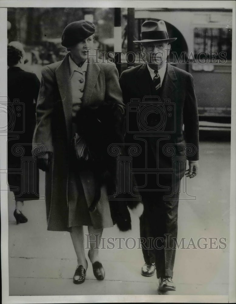 1938 Press Photo Harold Ickes &amp; Wife in Hyde Park, London - nef42376 - Historic Images