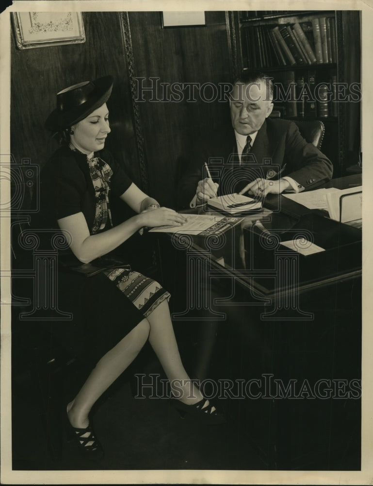 1938 Press Photo M.J. Delehanty with Woman Applying to Police Department - Historic Images