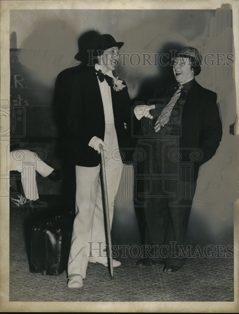 1939 Press Photo Mrs. Ralph Leckner and Mrs. Wm. Welders as Clowns - Historic Images