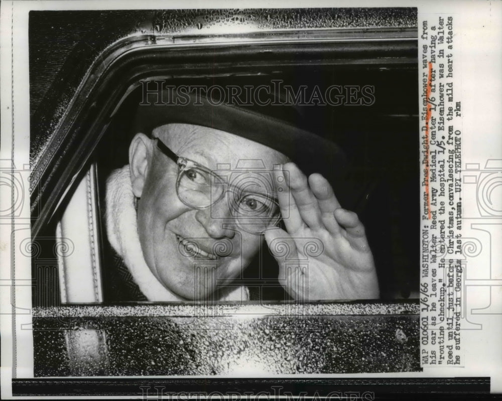 1966 Press Photo Former Pres Eisenhower Waves From Car as He Leaves Reed Center - Historic Images