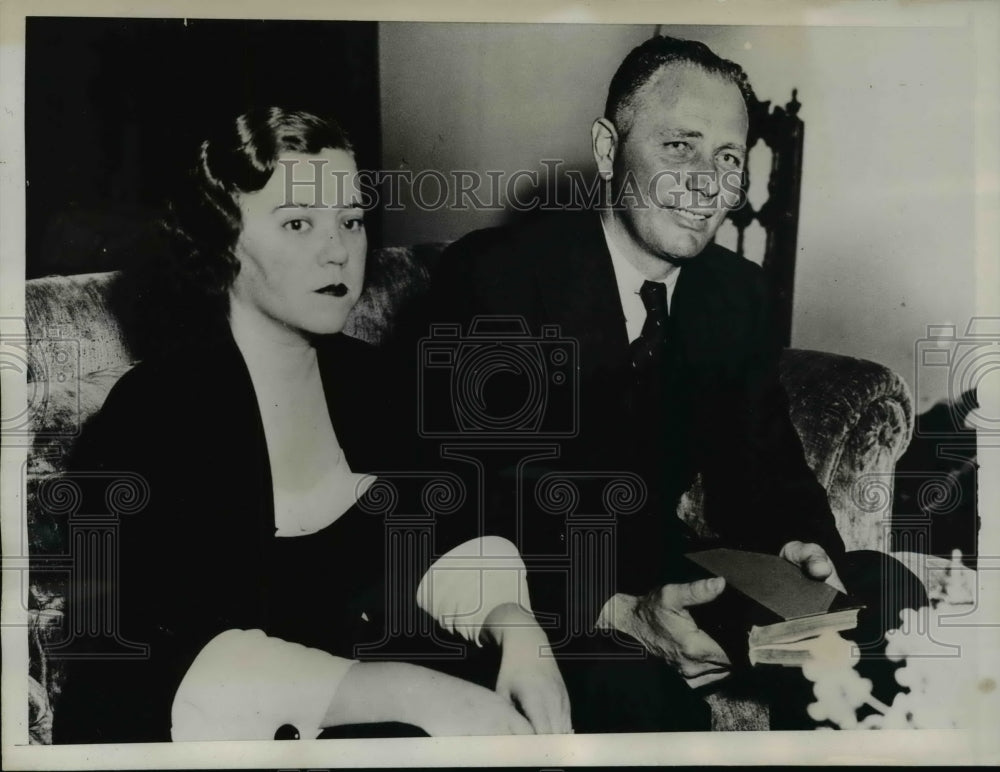 1935 Harold K. Coulter & Wife at Marriage Hearing, San Antonio Texas - Historic Images