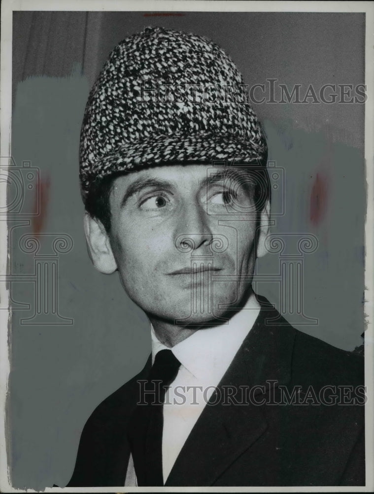 Press Photo Tweedy Hunting Cap Created by Paris Designer Pierre Cardin - Historic Images