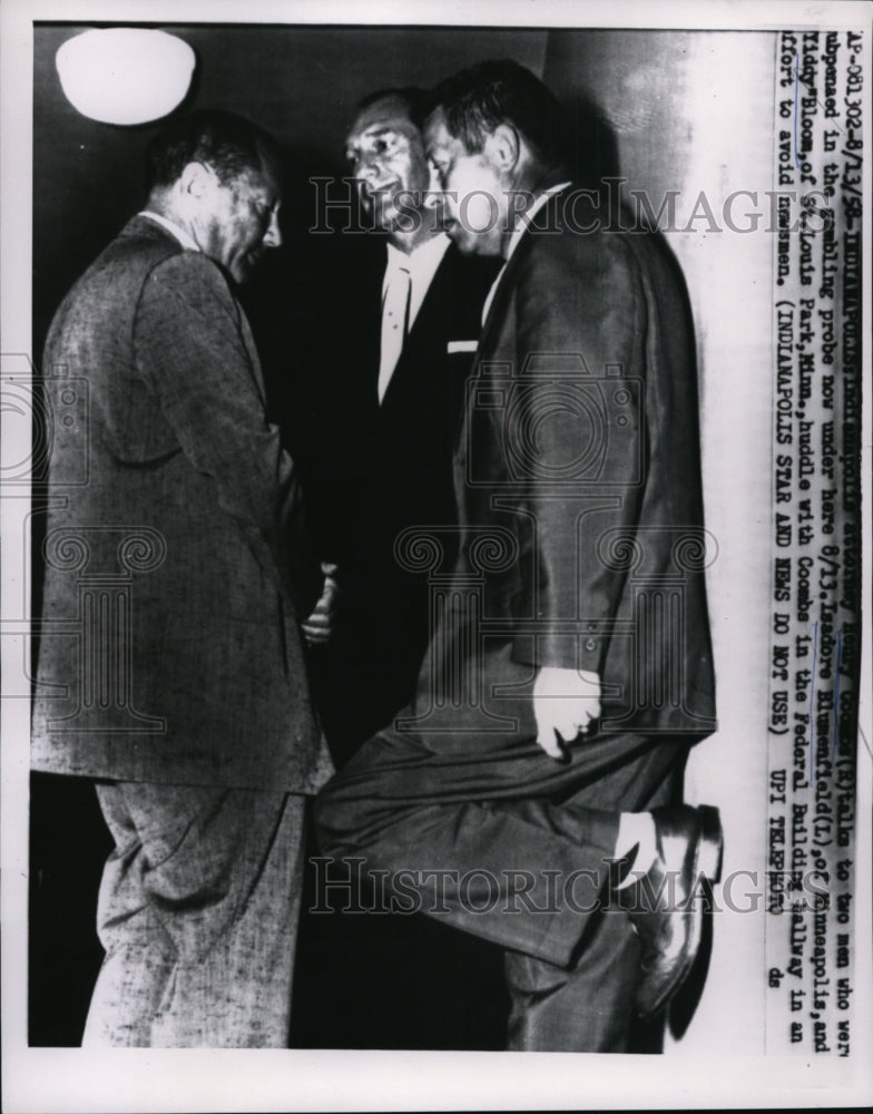 1958 Press Photo Henry Coombs, Isadore &amp; Yiddy Blumenfield in Court, Indiana - Historic Images