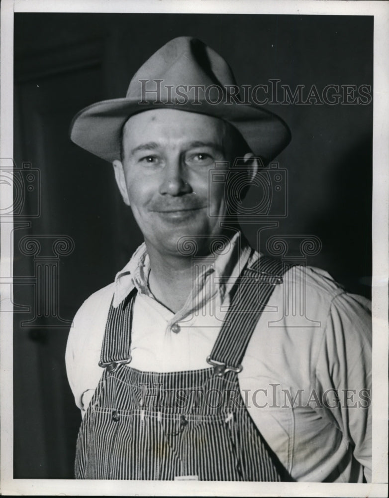 1947 Farmer Harry Murphy to appear in federal court trial - Historic Images