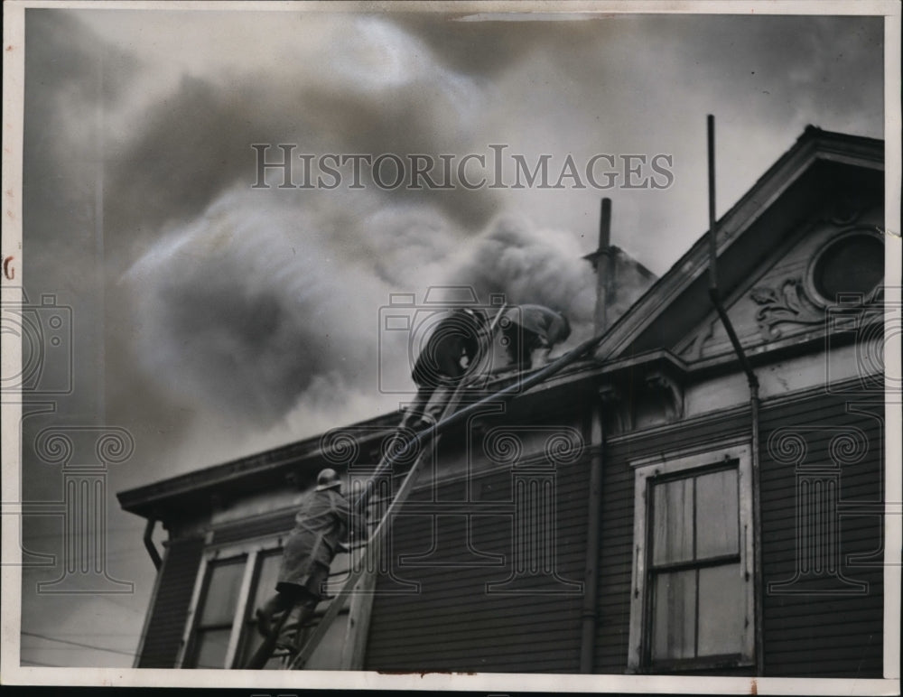 1937 Press Photo Fire at St. Ann&#39;s Maternity Hospital, Cleveland, Ohio - Historic Images