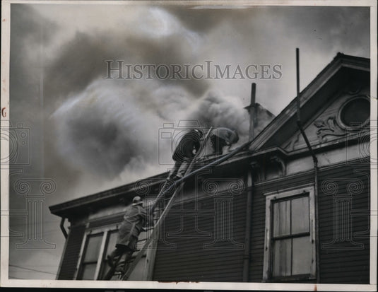 1937 Press Photo Fire at St. Ann's Maternity Hospital, Cleveland, Ohio - Historic Images