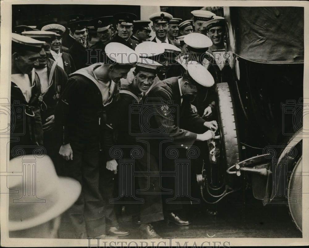 1933 Press Photo Wedding of Lord Louis Mounbatten & Edwina Ashley at St Margaret-Historic Images