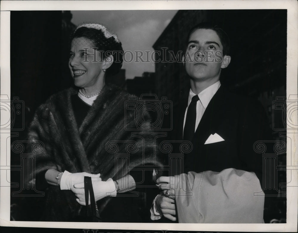 1954 Mrs. Douglas MacArthur and her son at Easter Sunday Service - Historic Images