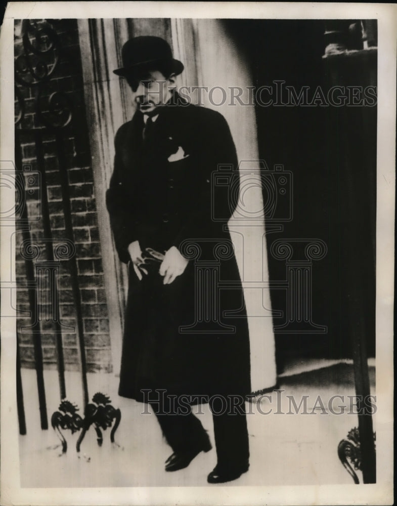 1940 Paul Reynaud, France's Premier leaving Ten Downing Street - Historic Images