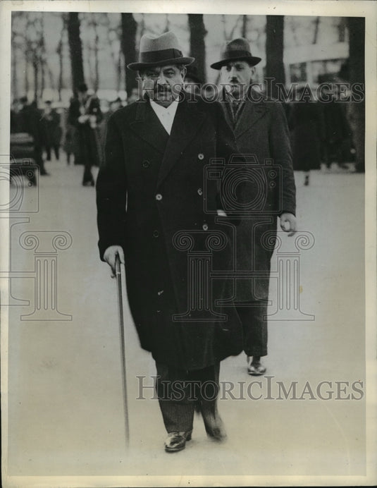 1936 Press Photo Pierre Laval walks to Chamber of Deputies for a serious session-Historic Images