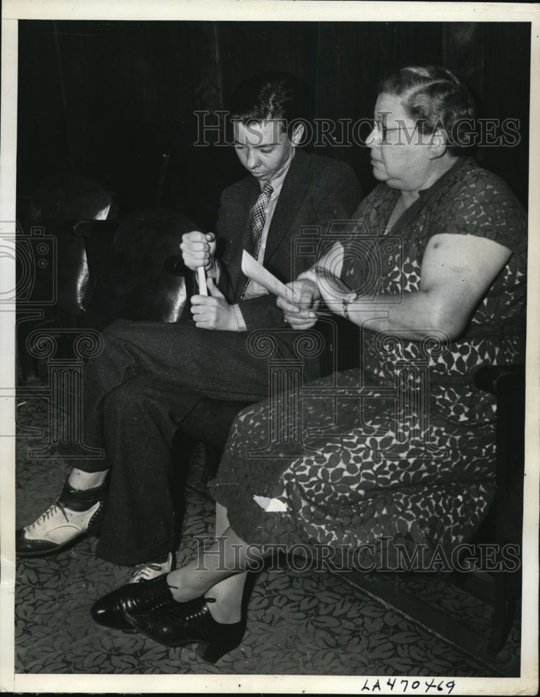 1938 Press Photo Lionel Francis Michael Higgins Arrested for Forgery Charges-Historic Images