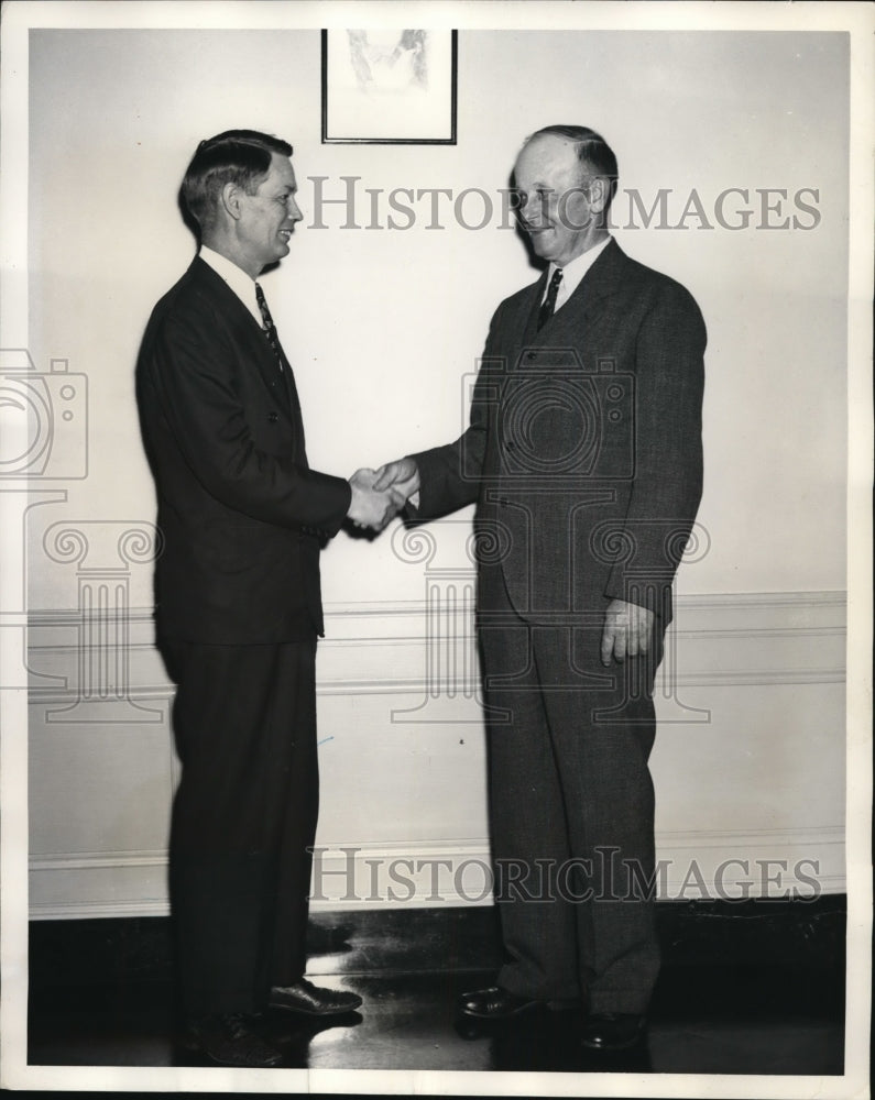 1939 Press Photo Comm.John C.Page of Bureau of Reclamation welcomed his Asst. - Historic Images