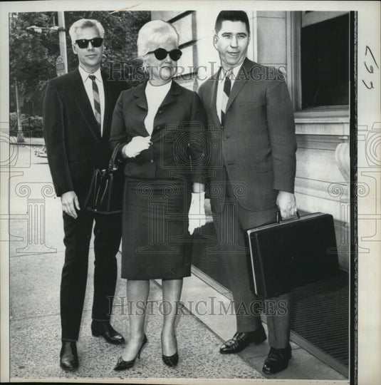 1966 Press Photo Marianna Von Cleef & Albert Bead Arrive at Courthouse - Historic Images