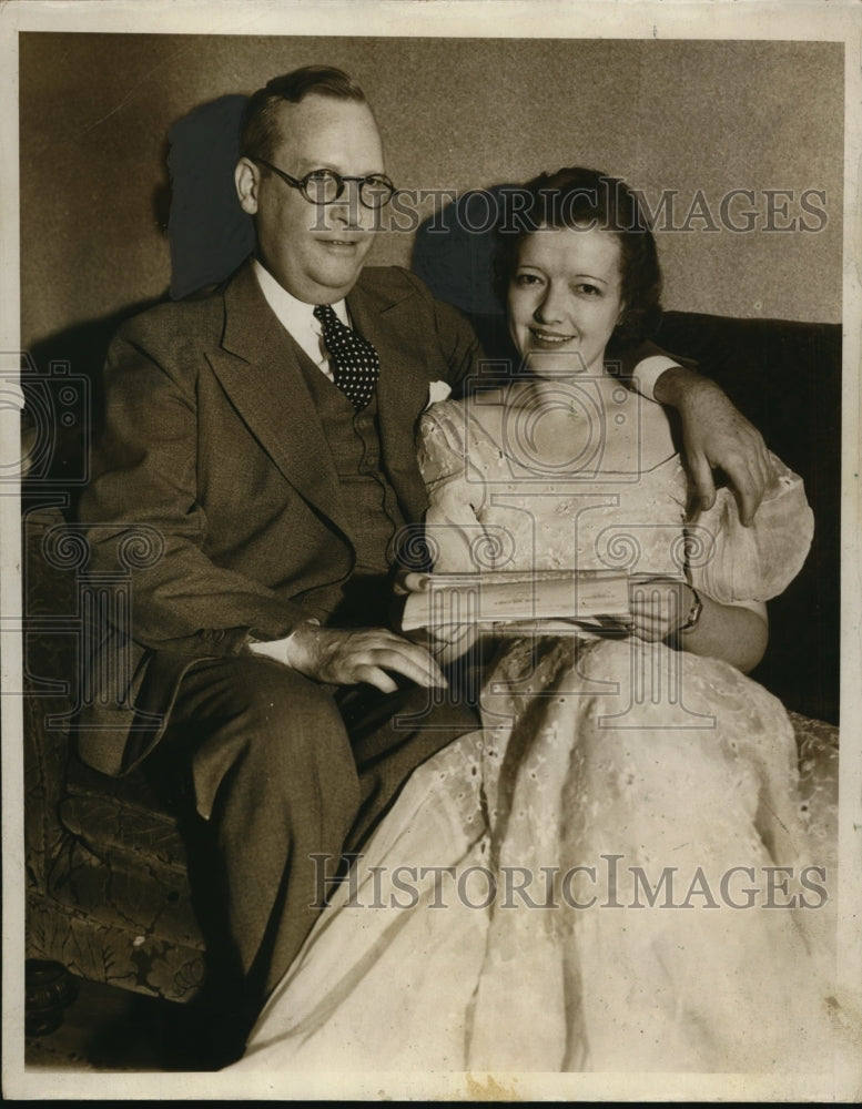 1933 Don Meaney, Fiancee Dorothy Brown, to be His 9th Wife - Historic Images