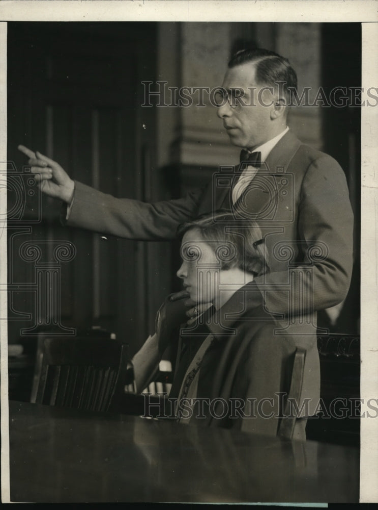 1925 Press Photo Dorothy Perkins, Sidney R. Dash on opening day of her trial - Historic Images