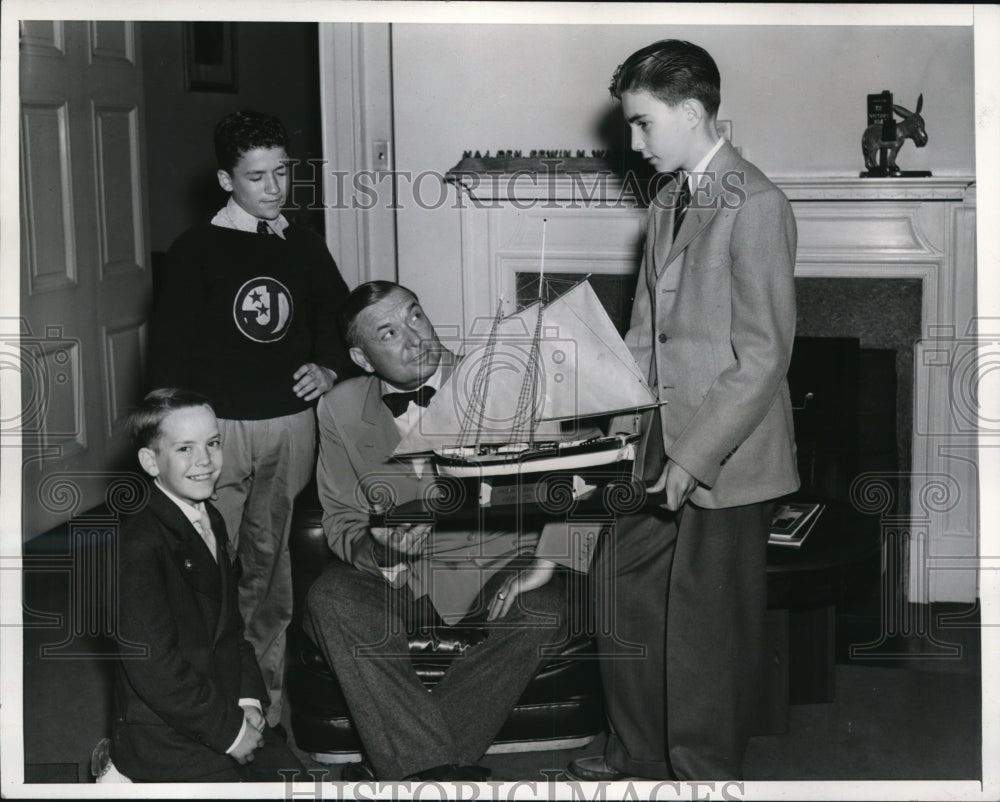 1941 Press Photo Edwin M. Watson Given Model Boat by Boys Clubs of America - Historic Images
