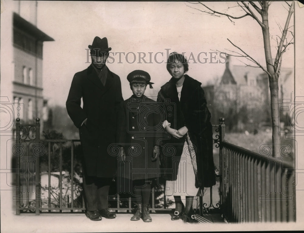 1920 Press Photo Phya Prabha KaravongseMinister of Siam with Children - Historic Images