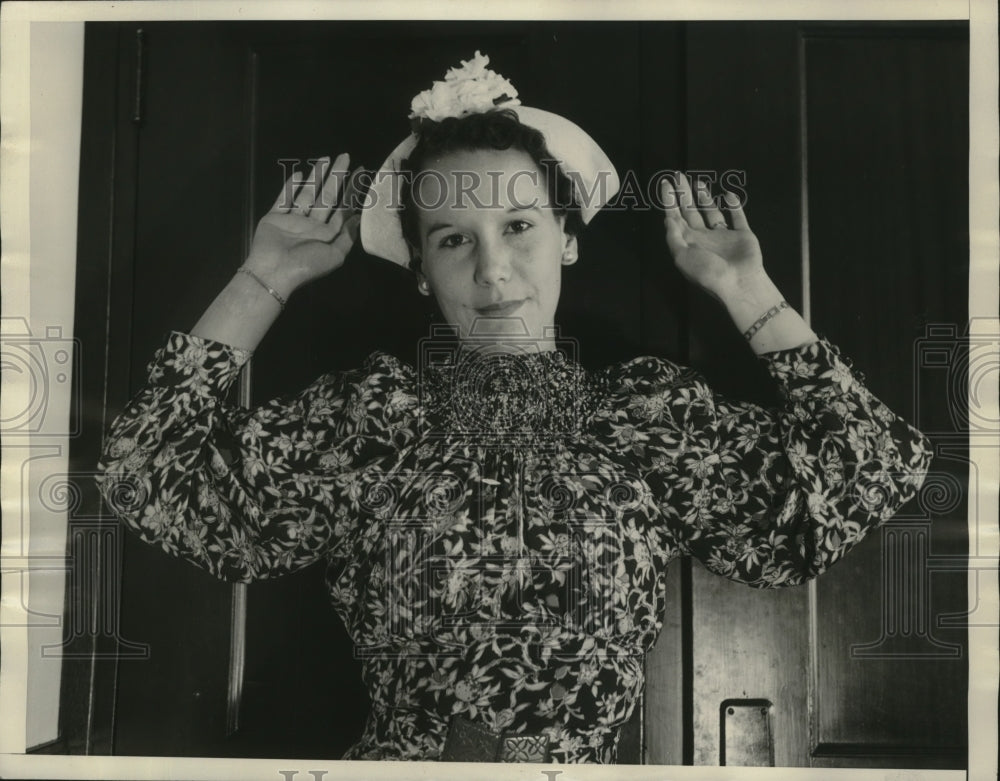 1936 Mrs. B.L. Sparks Photographed by O.W. Atkins Camera Gun - Historic Images