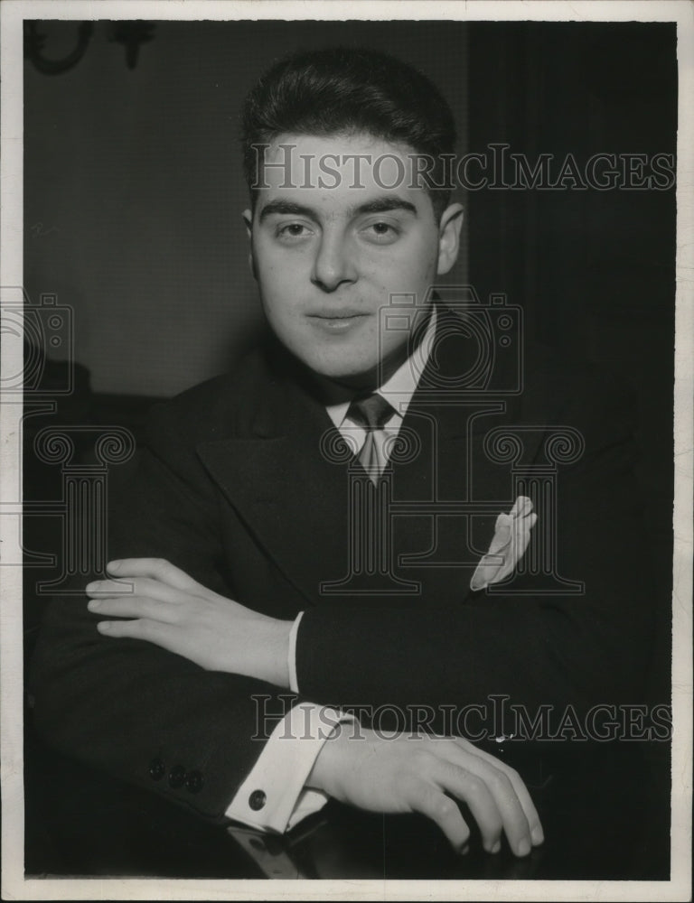 1949 Press Photo Merrill Kenneth Wolf - nef54472 - Historic Images