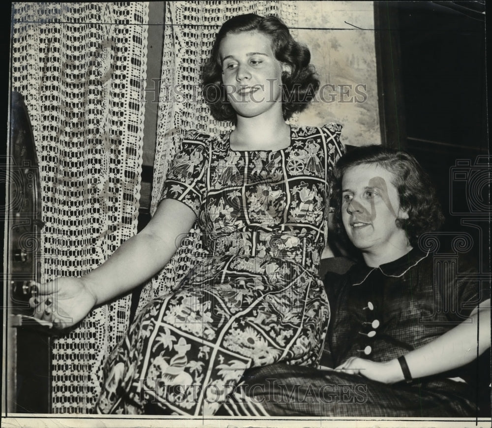 1938 Barbara Carroll &amp; Mother Ruby Carroll  - Historic Images