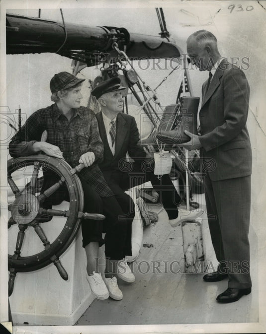 1954 Press Photo Comm Donald B MacMillian Receives Receives from Earl Reed Boots - Historic Images