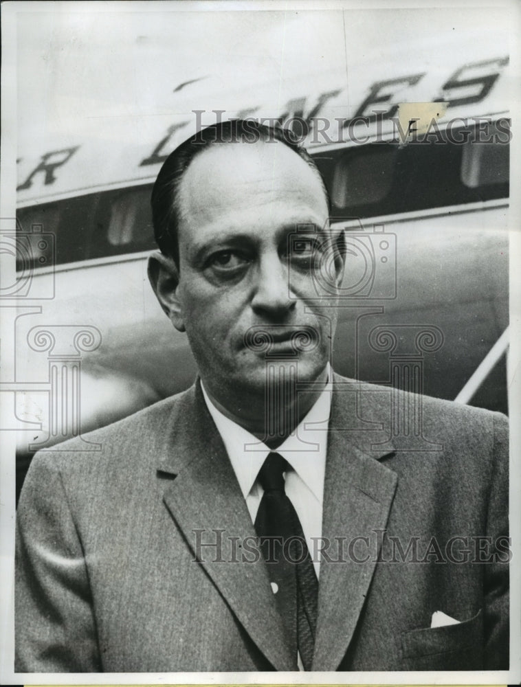1958 Press Photo Murderer Nathan Leopold Jr. in Puerto Rico - nef55326 - Historic Images
