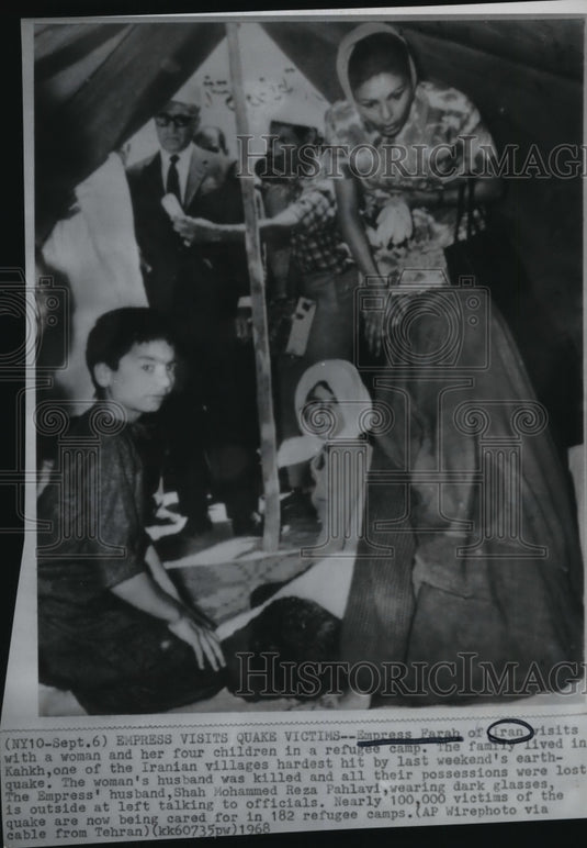 1968 Press Photo Empress Farah of Iran Visiting Earthquake Refugee Camp-Historic Images
