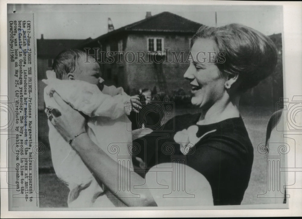 1968 Press Photo Princess Margarethe Introduces Her Newborn Son to the Press- Historic Images