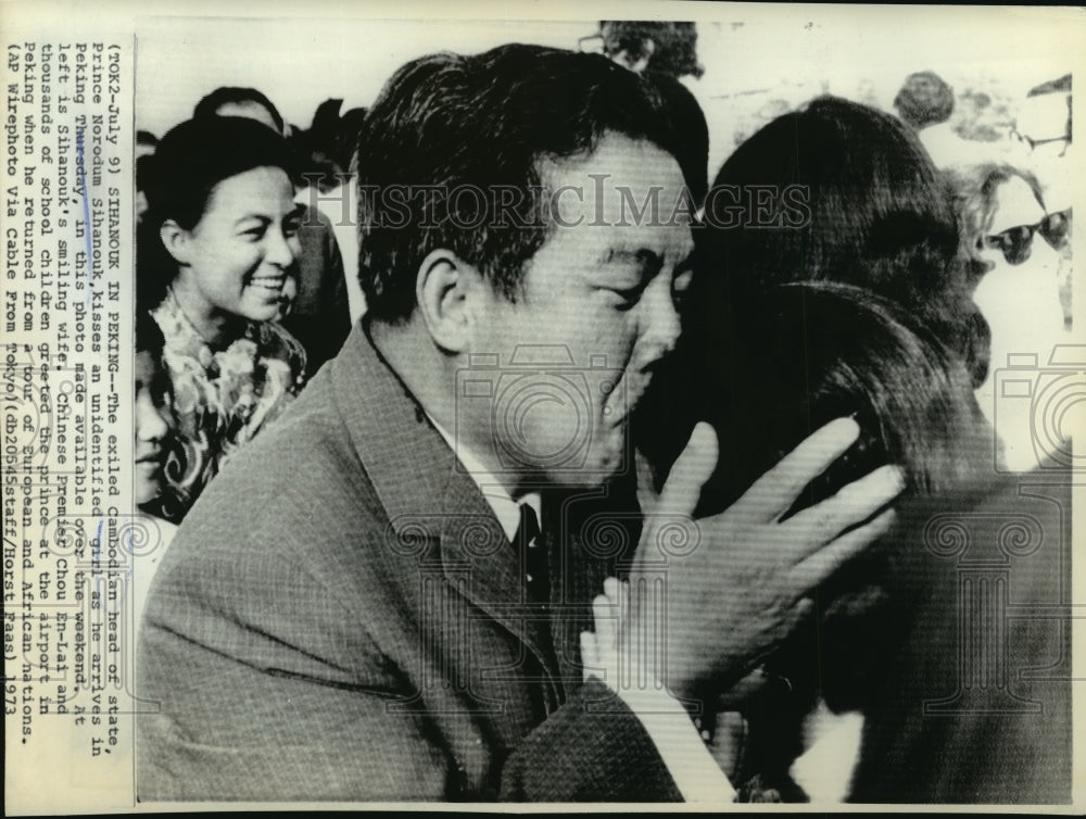 1973 Norodom Sihanouk Kiss Unidentified Girl as He Arrives in Peking - Historic Images