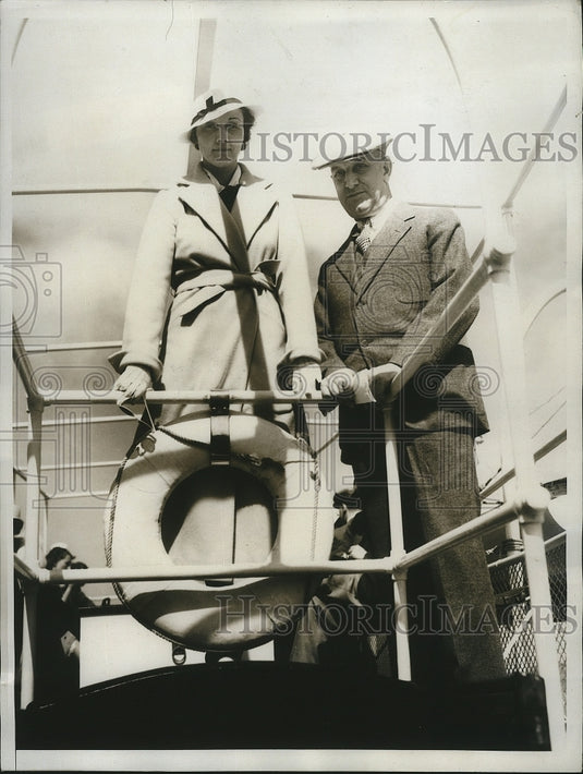 1935 Press Photo Harold Ley & Wife Aboard Boat at Castle Harbor, Bermuda - Historic Images