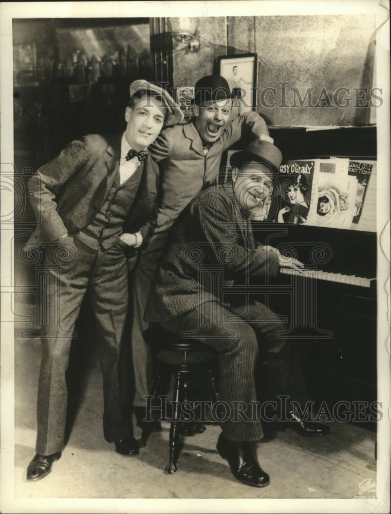 1935 Frank Wallace with JoJo and Pat Whalen in &quot;Diamond Lil&quot; - Historic Images