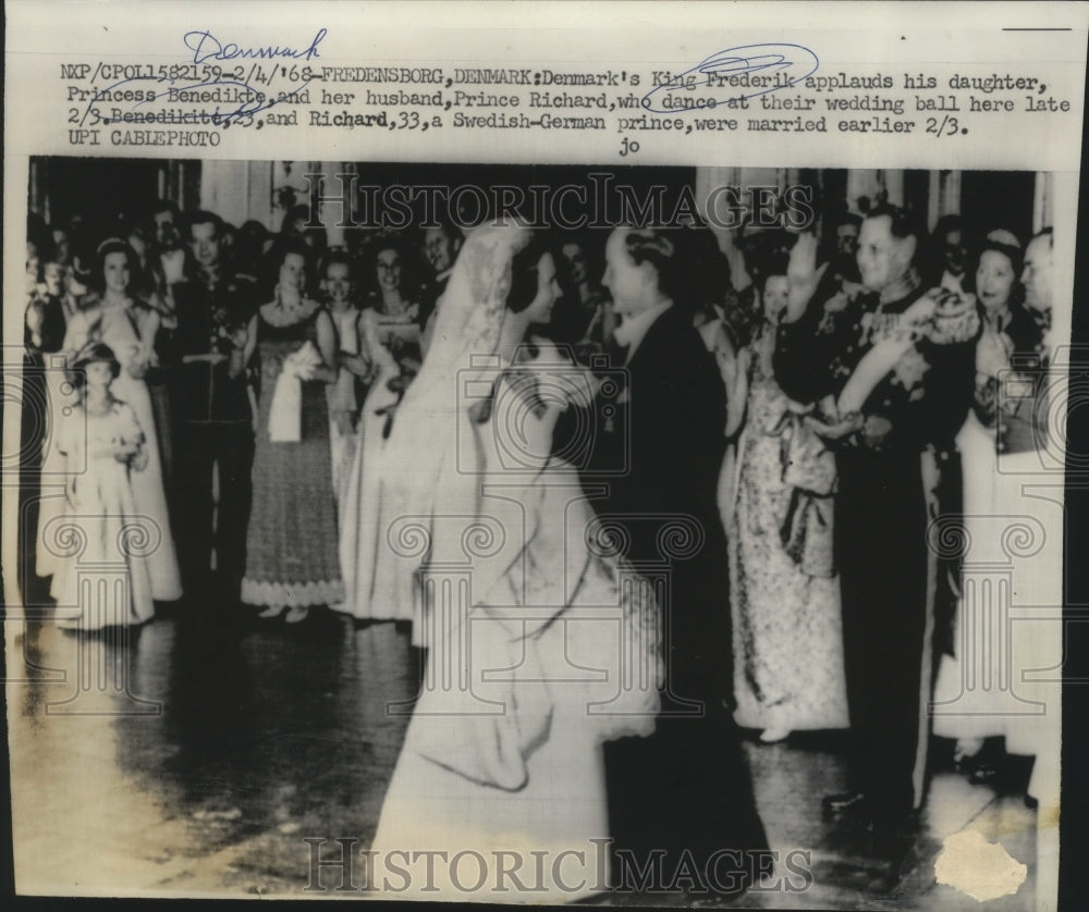 1968 Press Photo King Frederik Applauds Daughter Benedikte & Her Husband Richard-Historic Images
