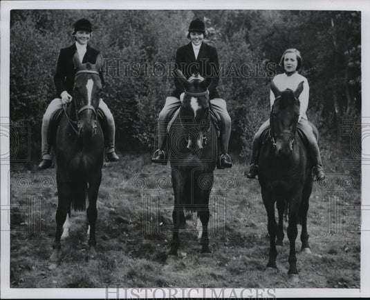 1954 Princesses Irene, Beatrix, Margriet of Netherlands Ride horses - Historic Images