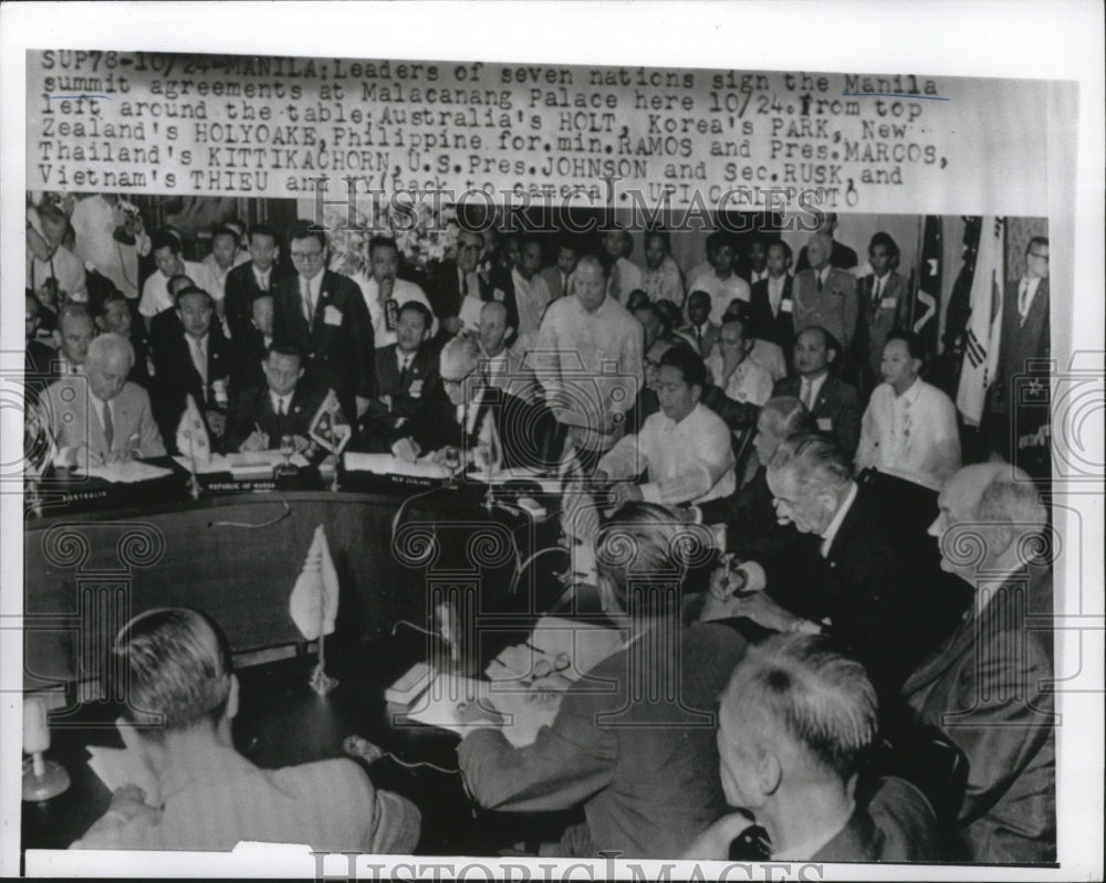 1966 Press Photo Leaders of seven Nations sign the Manila Summit Agreements-Historic Images