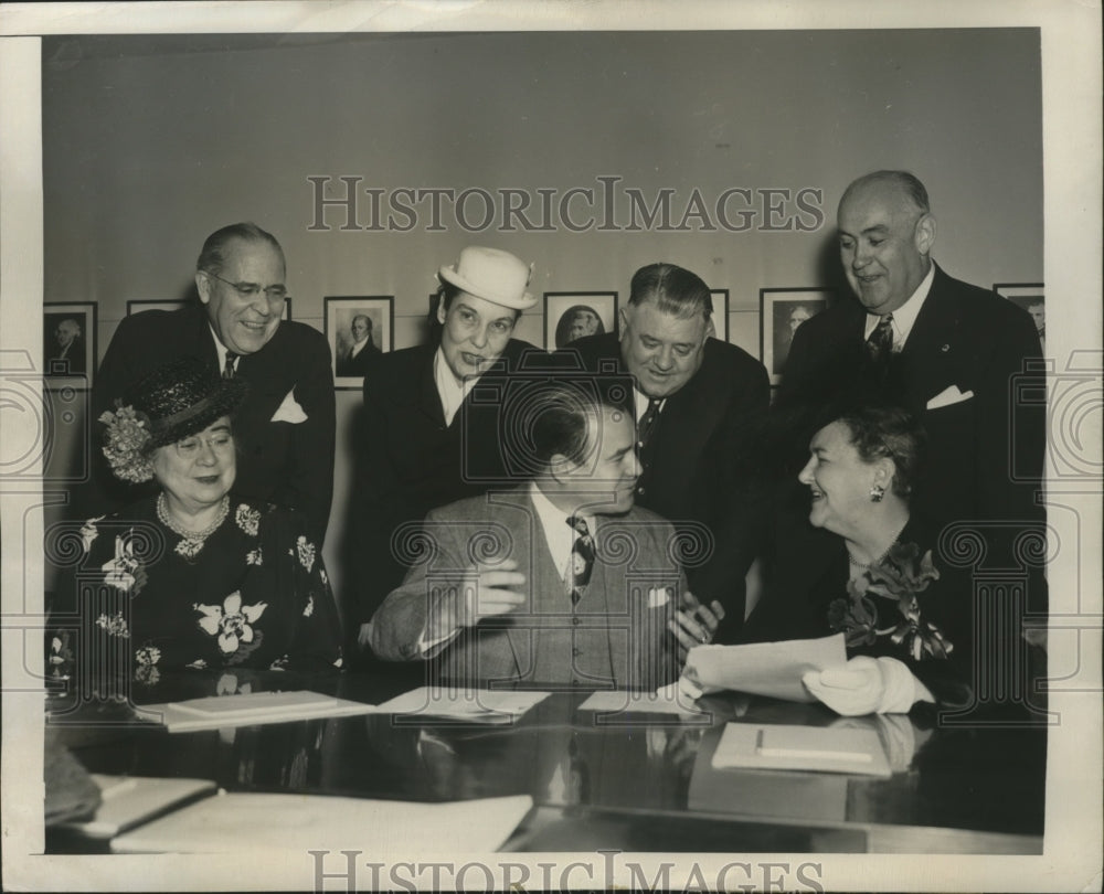 1948 Executive Committee of Democratic Natl. Committee meetin - Historic Images