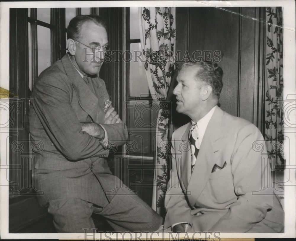 1944 Press Photo James M. Mead, Paul E. Fitzpatrick relax at a party - nef59924-Historic Images