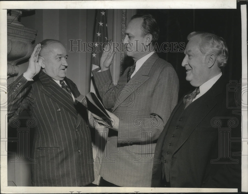 1942 James G. Scrugham takes oath to fill short term vacancy - Historic Images