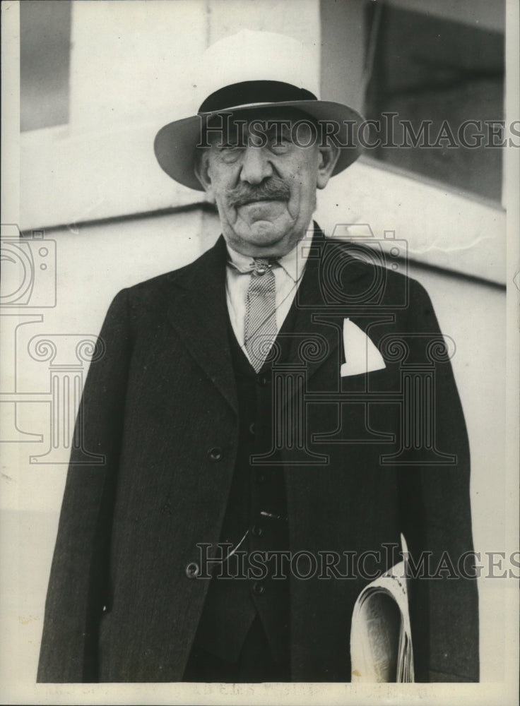 1932 Sam Untermeier Arrives in Chicago for Democratic Convention - Historic Images