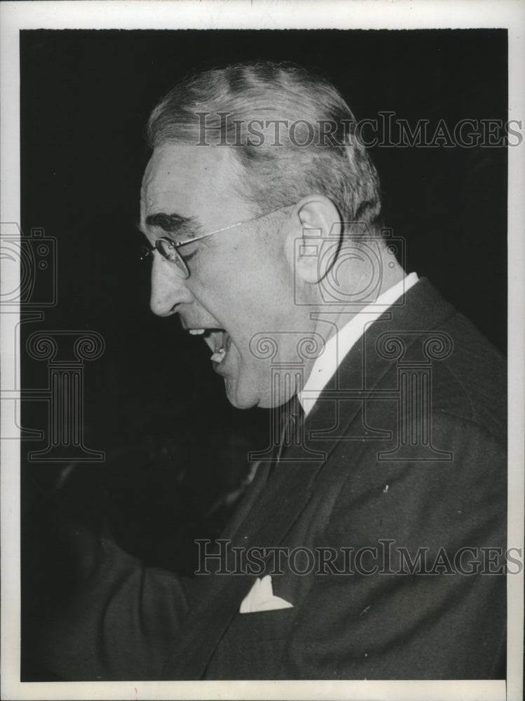 1946 U.S Sen. James M.Mead makes his acceptance speech  - Historic Images
