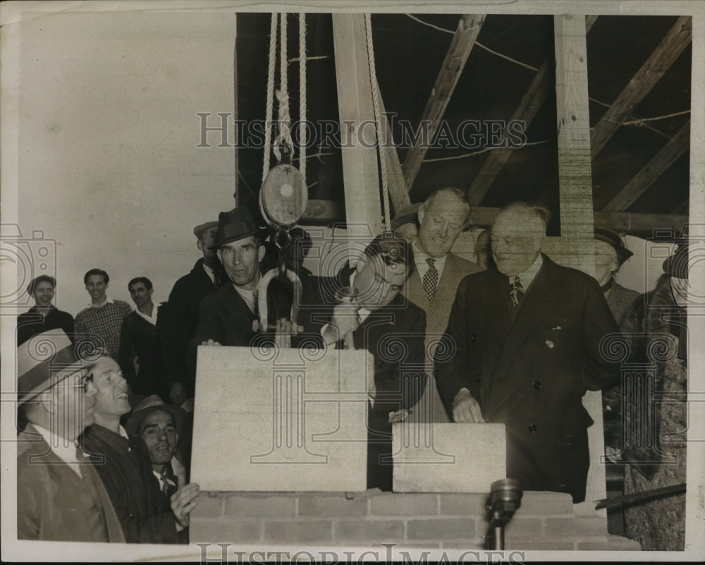 1936 Press Photo Mayor Laguardia laying the corner stone - nef60605 - Historic Images