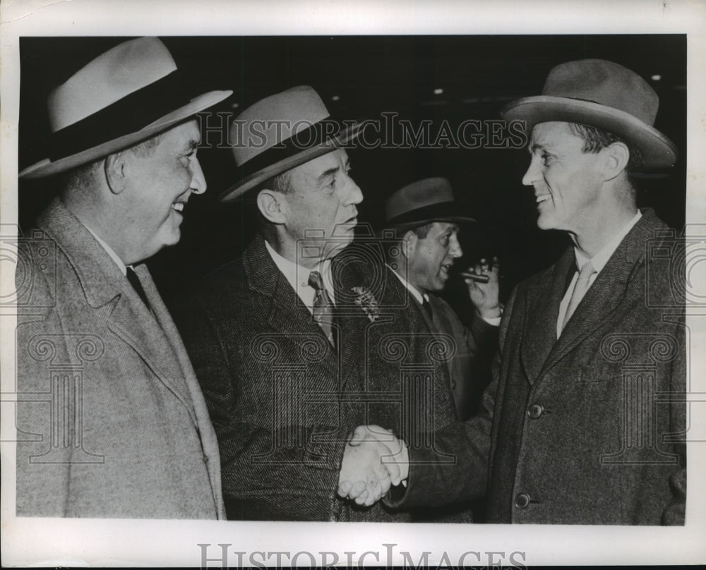 1953 Adlai Stevenson Greetd by Mayor Joseph Clark of Philadelphia - Historic Images