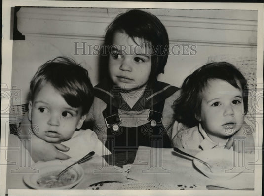 1939 Press Photo Robert,Patricia & Barbara Mello save by Heroism of Firefighter - Historic Images