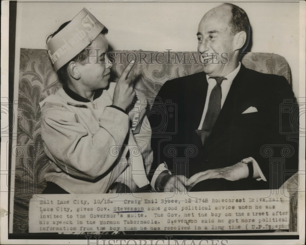 1952 Craig Emil Bybee gives Adlai Stevenson some political advice - Historic Images