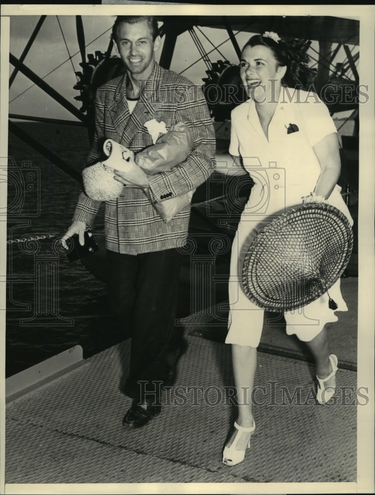 1938 Press Photo Winthrop Gardiner,Babs Beckwith Arrive in Miami after Honeymoon - Historic Images