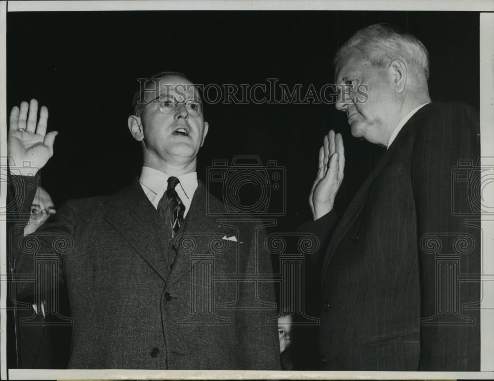 1944 Mayor Roger D.Lapham sworn into office by County Clerk - Historic Images